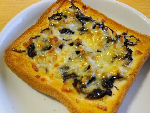 昆布の佃煮で⭐★焦がしマヨネーズのチーズトースト